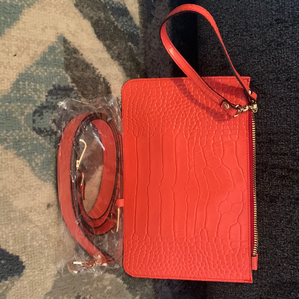 Super cute Gianni wrist purse! Very cute! Perfect condition